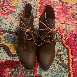 Carlo Pazolini Italian Leather Gray Booties size 38